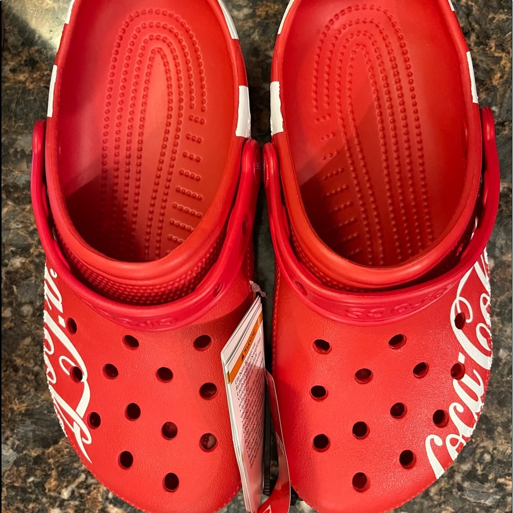 Cola crocs